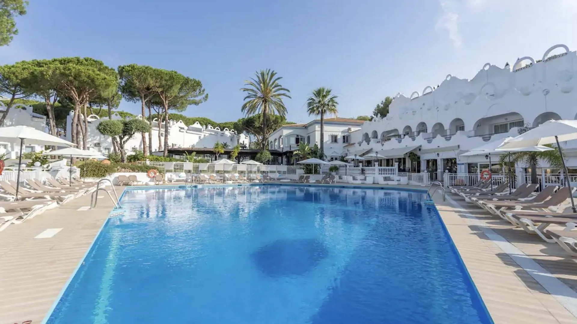Private 2 Bedroom Flat In Vime La Reserva De Marbella contacts